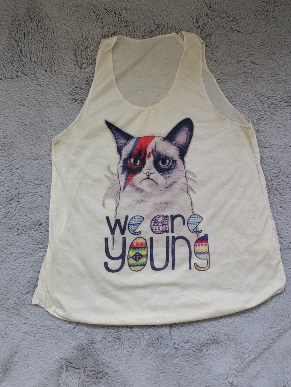 2010s Grumpy Cat Bowie "We Are Young" Graphic Tank Top | One Size - Fits Like S